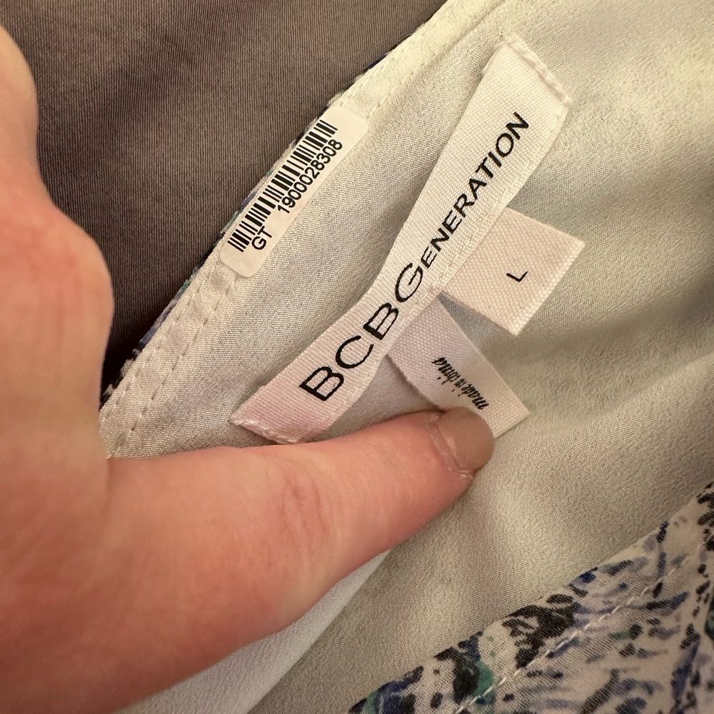 Chic Blue Patterned Blouse - image 2